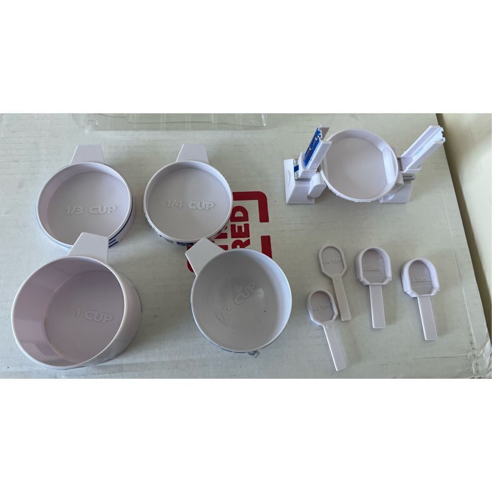 ThinkGeek Star Wars R2-D2 Measuring Cup Set Body Built from 4 Measuring Cups - Picture 4 of 13